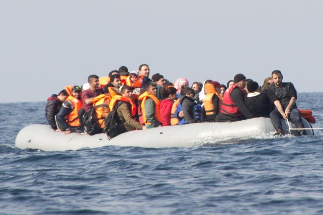 Човен з нелегальними мігрантами в ЄС